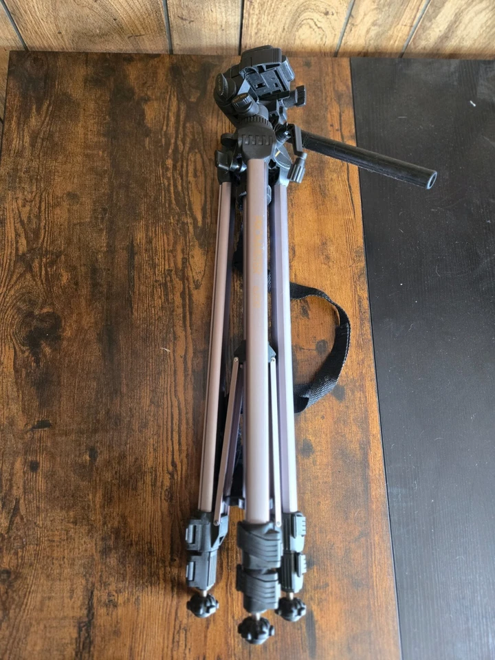 Profesional Grade Tripod Photography and Videography Promaster 6200 quick attach - Image 4 of 4