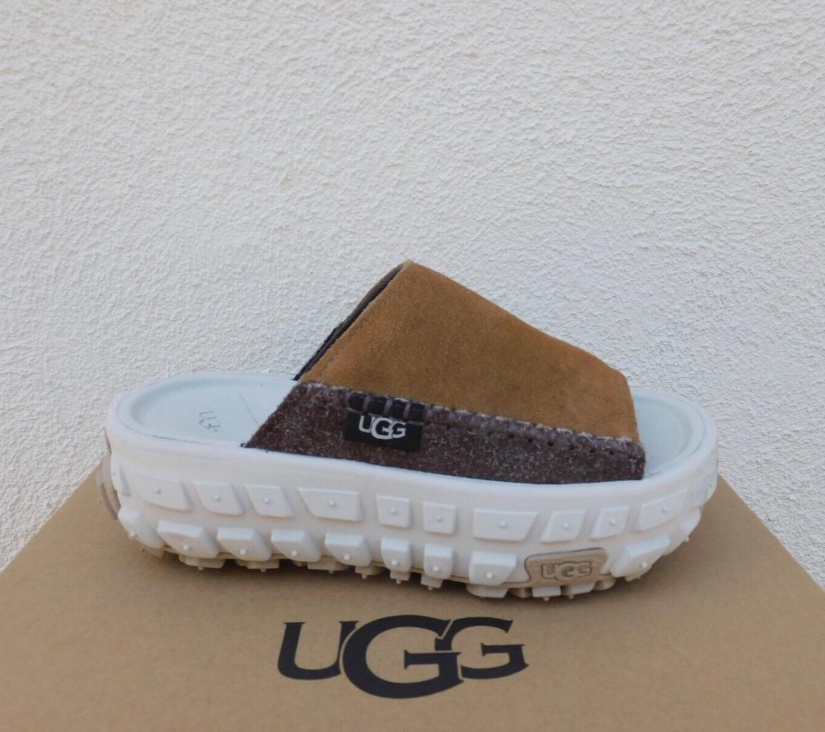 【UGG】All Gender Venture Daze Slide スエード 厚底 s-l1200.png