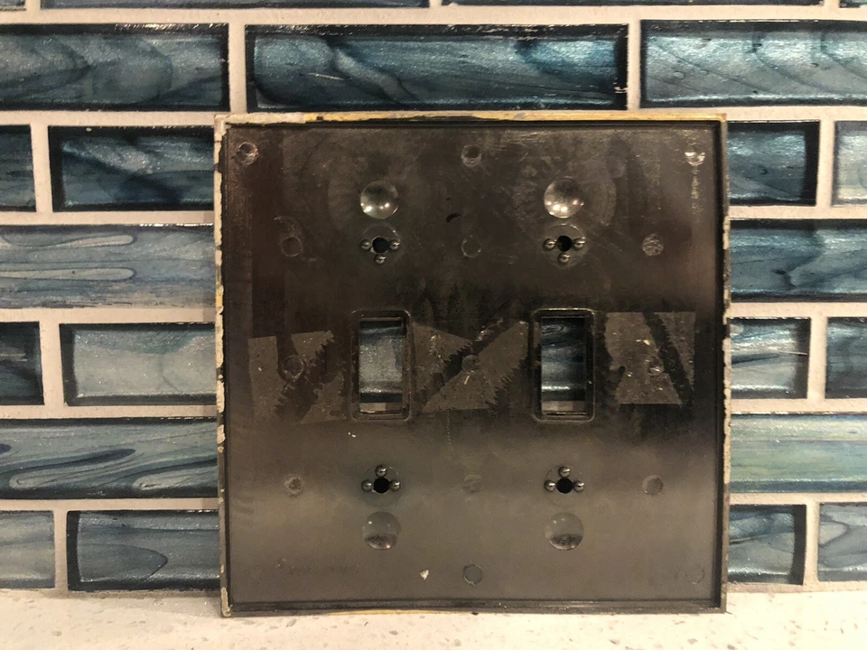 Placa de interruptor doble decorativa LHMC 2003 acabado cobre bronce con patrón de tejido Foto 2 de 4