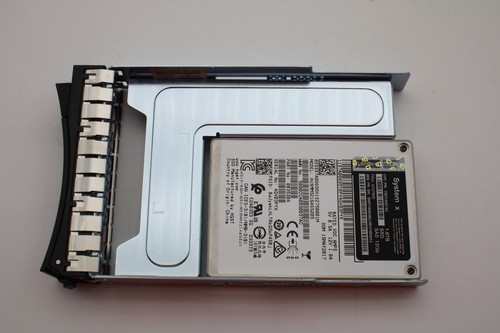 01GT800 7SD7A05743 Lenovo System X 1.6TB SAS 12Gb/s 2.5" in 3.5'' Tray SSD - Afbeelding 2 van 3