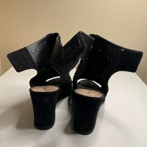 Via Spiga Womens Black Suede Perforated Vamp Peep Toe Wedge Heel Sandal Sz 7.5 M - Picture 7 of 9