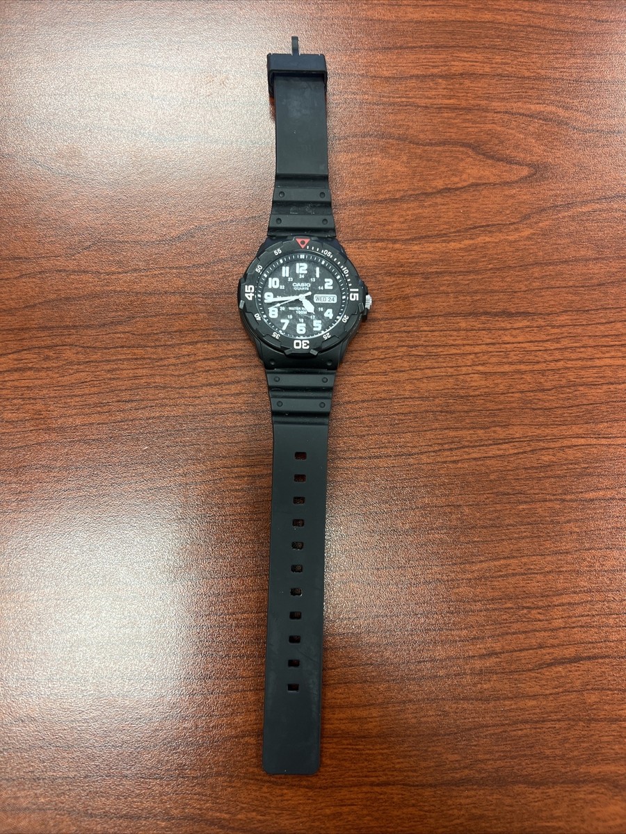 Montre Vintage Casio WR 100M Day Date 5125 MRW-200H - Occasion, Style Rétro, Non Testée