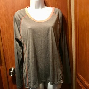 avia workout shirts