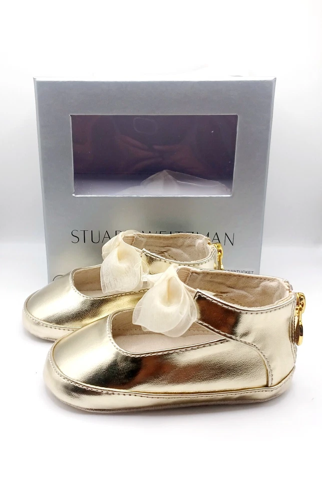 Stuart Weitzman - Sapatos planos Baby Nantucket - Cor dourada - MEU primeiro Weitzmans - Imagem 2 de 4