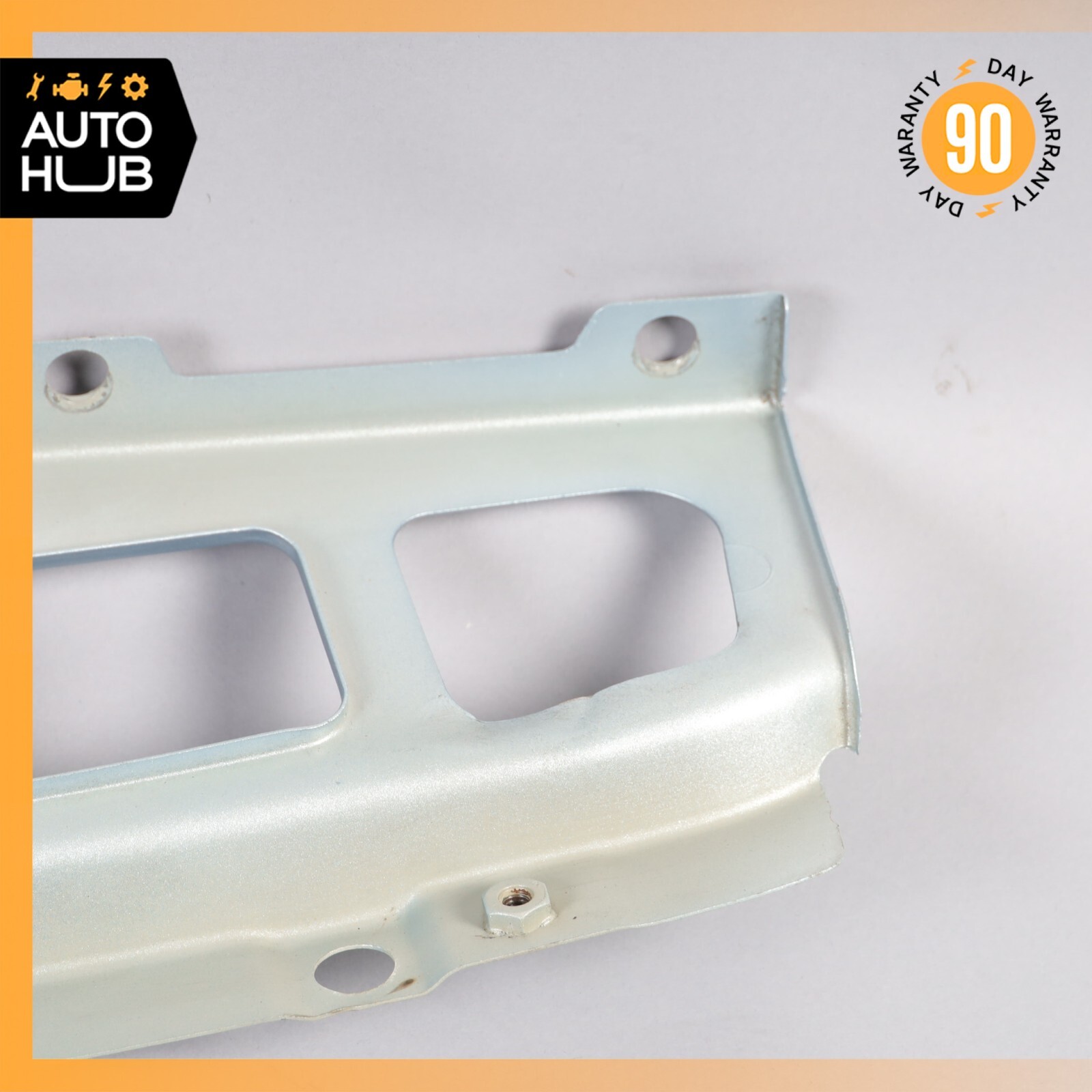 08-19 Maserati GranTurismo M145 Front Left Fender Top Mount Bracket OEM 25k