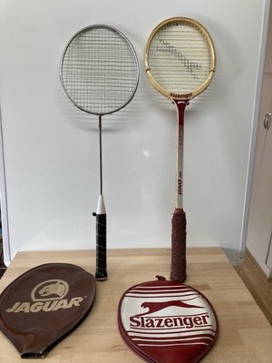  1 Badmintonschläger 1 Squashschläger mit Schutzhüllen