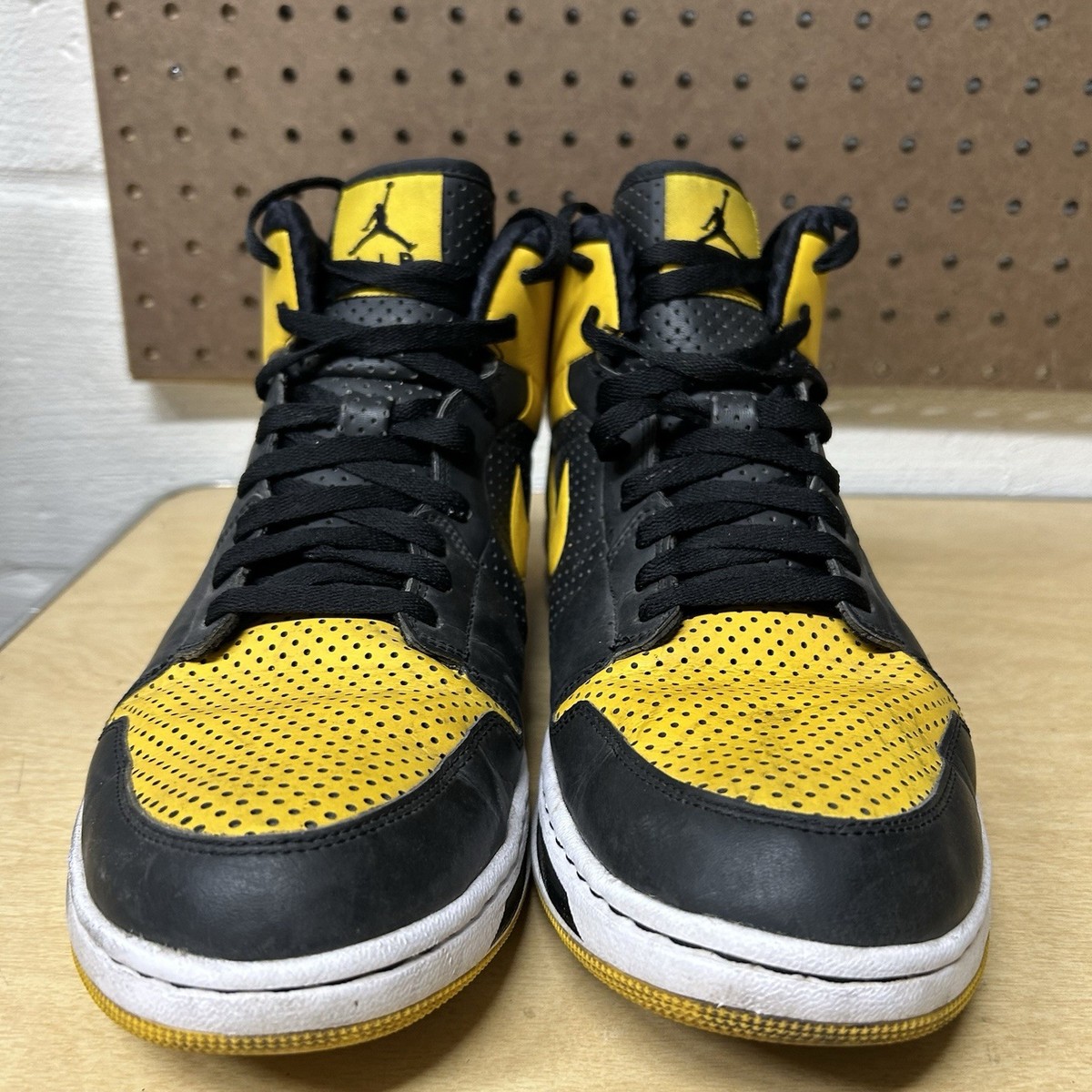 Nike Air Jordan 1 ブラック/イエロー 即時発送】NIKE AIR JORDAN 1 TAXI タクシー スニダンで購入可】8/22