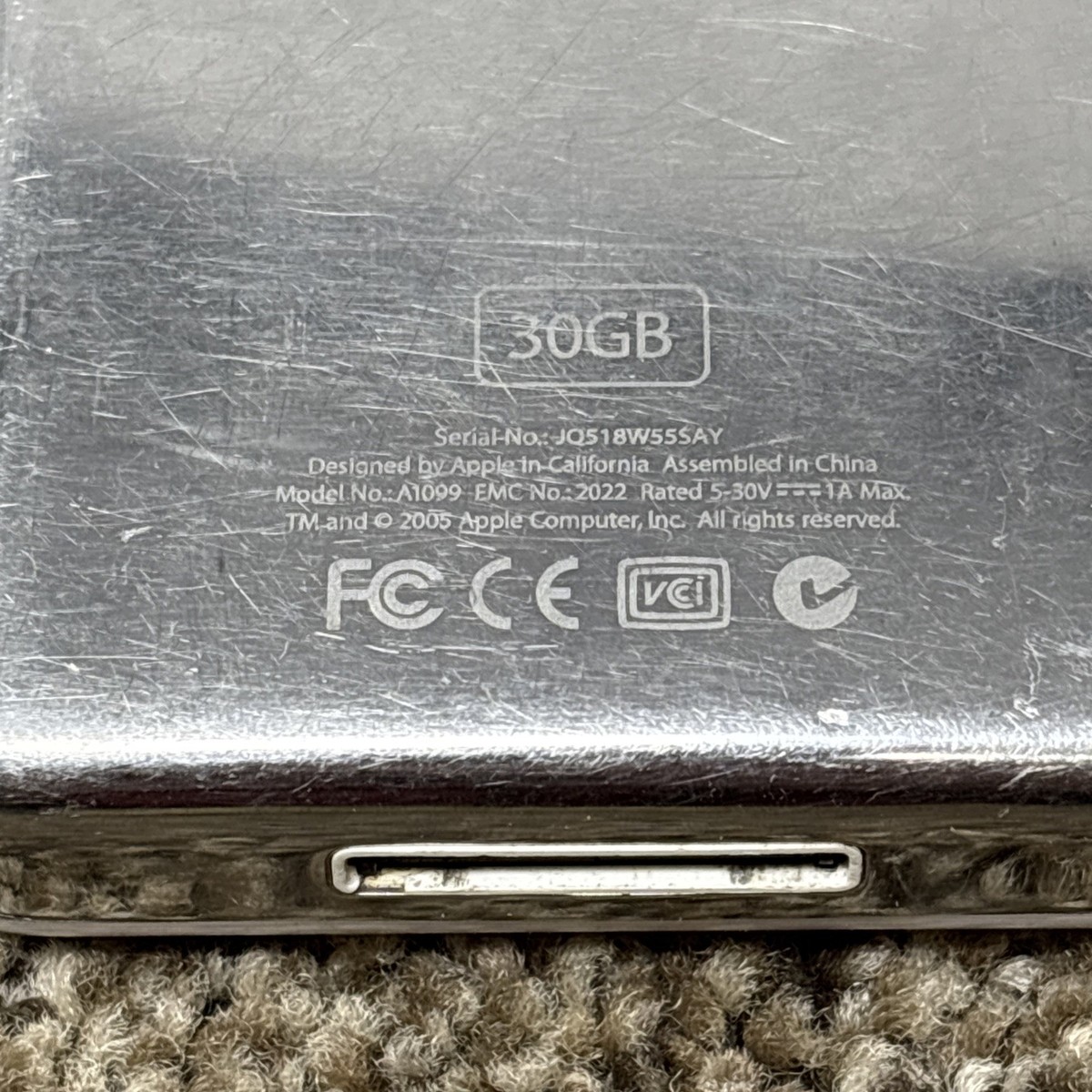 Apple iPod 30GB シルバー Apple 30GB iPod Video A1136 MP3 Player 5.5 Generation