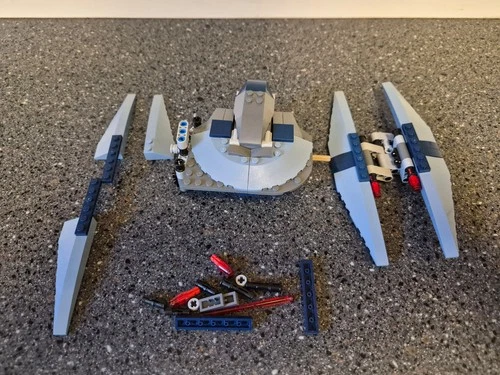 LEGO Star Wars Vulture Droid (75041) 90% Complete - No Minifigures or Stickers
