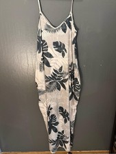 Unbranded Women's White and Black Tropical Print Maxi Sundress