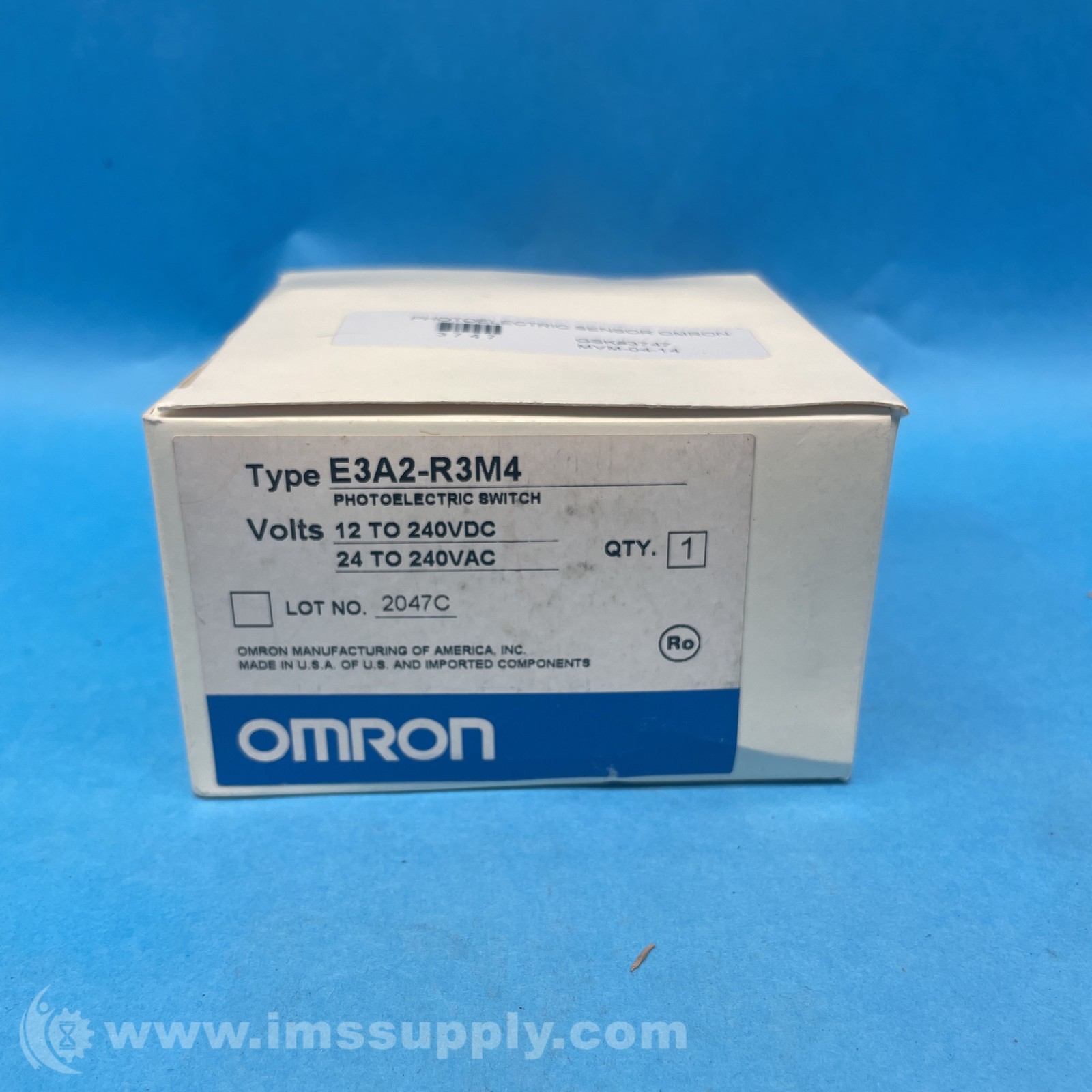 Omron E3A2-R3M4 Photoelectric Sensor FNOB