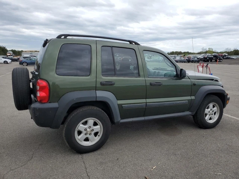 (LOCAL PICKUP ONLY) Rear Back Door Fits 03-07 LIBERTY 811862 Foto 3 de 4