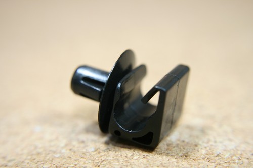 5x Brake Single Pipe Cable Wiring Clips Fastener Black Plastic Holder - Picture 6 of 7