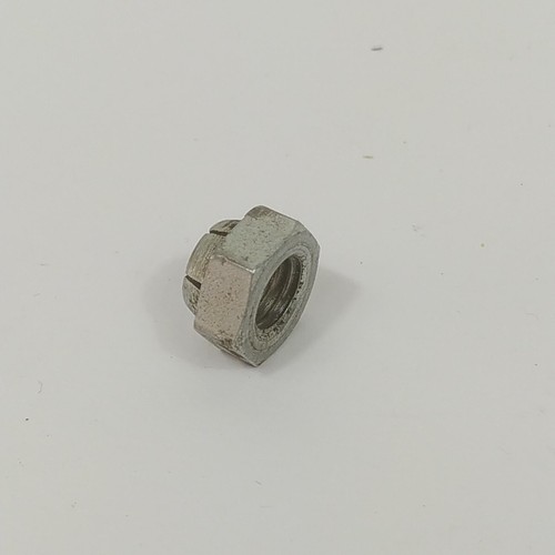 ricambi DADO VOLANO MAGNETICO per motosega ALPINA SILVER 40 castor 330 338 usati - Picture 4 of 10