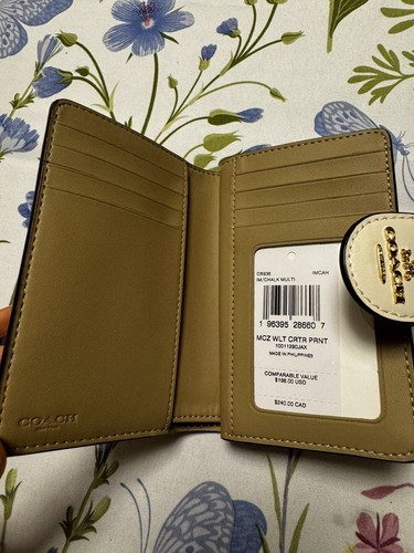 COACH Medium Corner Zip Wallet With Creature Print CR936 ORIGINAL PRICE - $198 - Picture 2 of 15