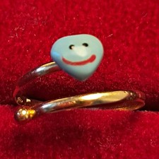 18ct Yellow Gold Adjustable Smiley Heart Ring Blue Enamel Hallmarked.