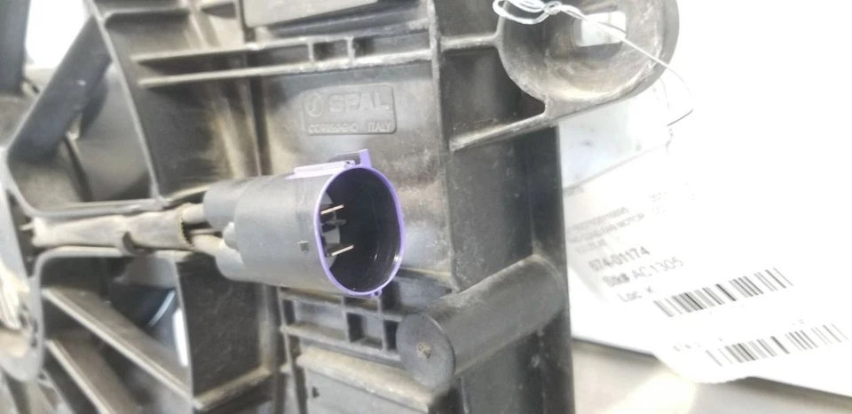 16 CHEVY CORVETTE C7 RADIATOR FAN ASSEMBLY 23297386 - Imagem 4 de 4