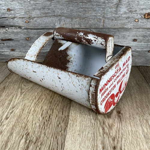 Large Antique Scoop Crookston, MN Farm Barn Feed Grain Scoop with Handle - Picture 11 of 20