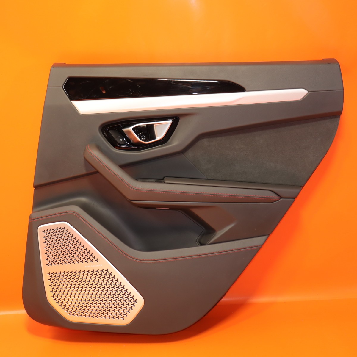 LAMBORGHINI URUS DOOR PANEL RIGHT REAR 2019-2021 2022 2023 2024 4ML867308D OEM