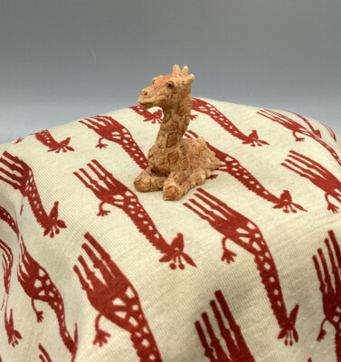 #ad Adorable Baby Resin Giraffe Figurine 1.5” Tall Lying Down Pre owned $10.79