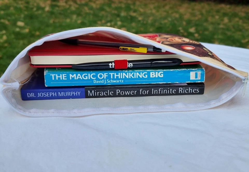 Gisele Bundchen Vintage Retro Pin Up Tablet & EBook Reader Case Bag Suede Fabric - Image 2 of 2