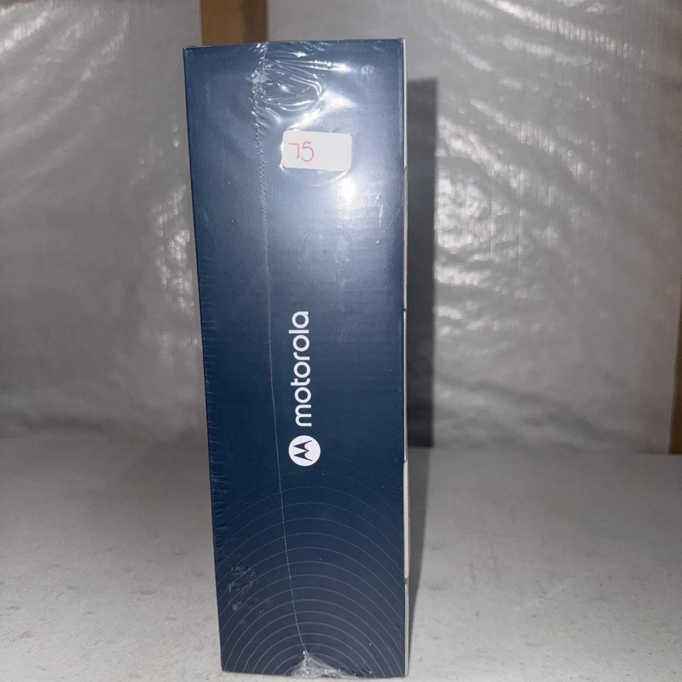 Motorola MG8702 Cable Modem + Wi-Fi Router-Black - Image 4 of 4