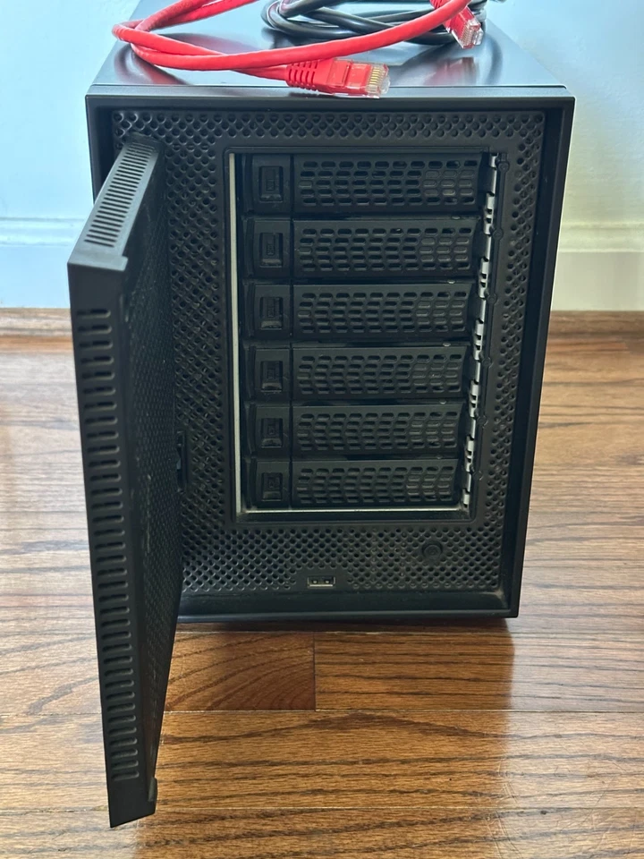 NETGEAR ReadyNAS RN51600 24TB (6x4TB) 6-Bay NAS WD RED Storage 516 - Image 2 of 4