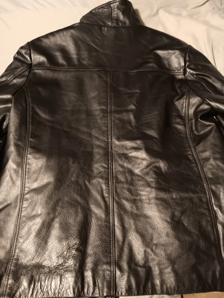 ABRIGO DE CUERO NEGRO PARA MUJER KATHY IRLANDA TALLA GRANDE Foto 4 de 4