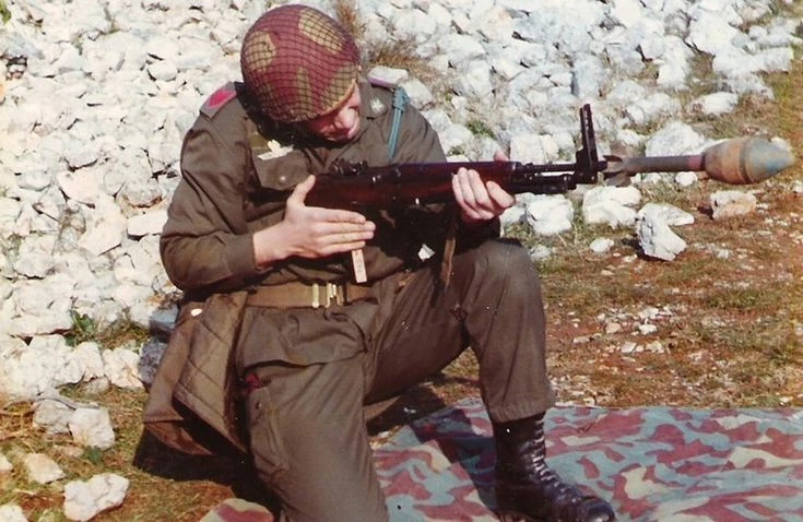 Red Casco Italiano M33, Excelente Estado Foto 3 de 3