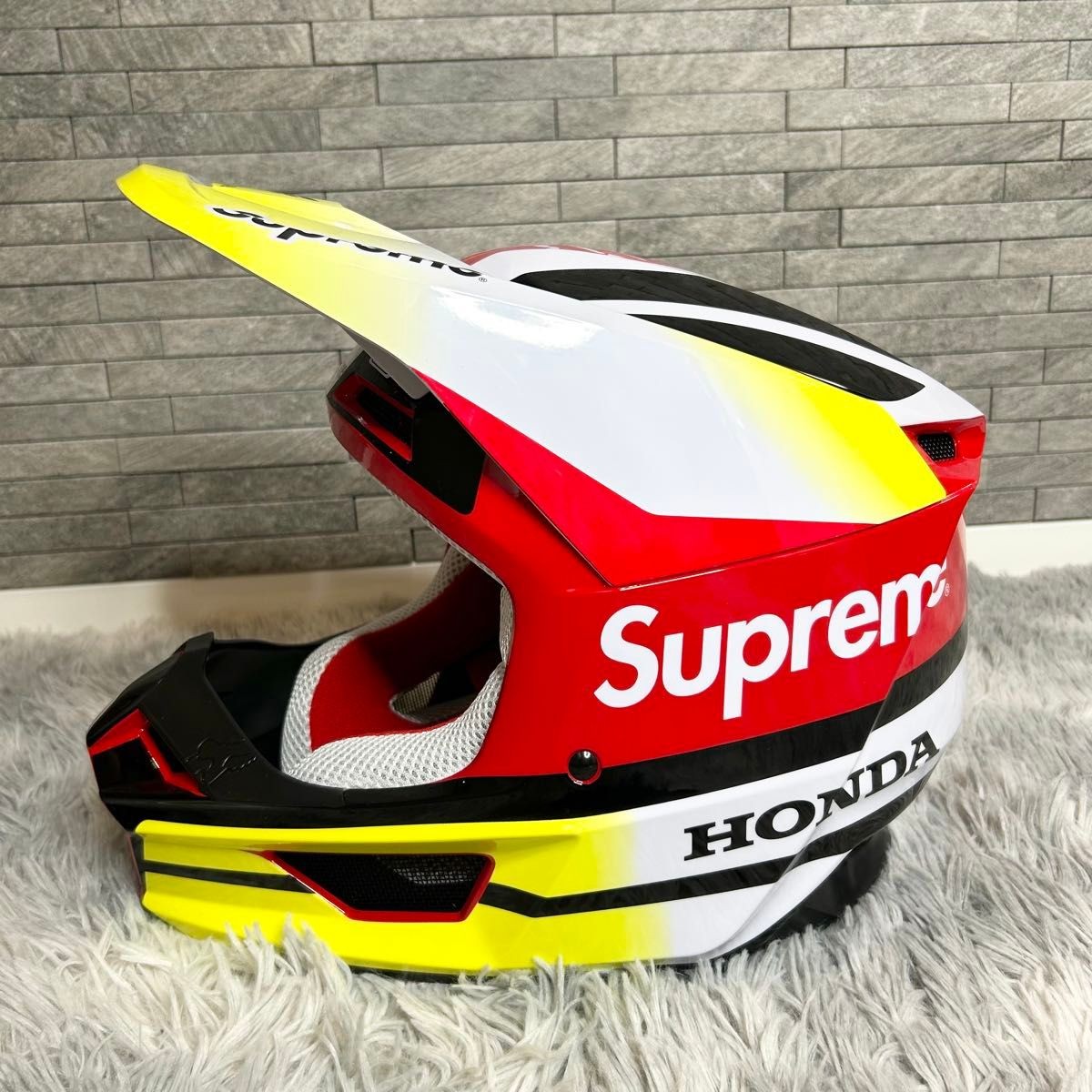 【未使用品】Supreme HONDA FOX コラボ ヘルメットＬ Supreme Honda Fox Racing Helmet L 59-60 Rare Collab w/Box