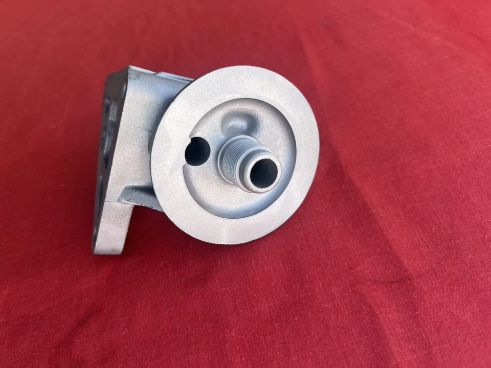 Conjunto de carcasa de filtro de aceite Mitsubishi Eclipse 2000-2005 con sensor OEM 3,0 L V6 X3 Foto 3 de 4