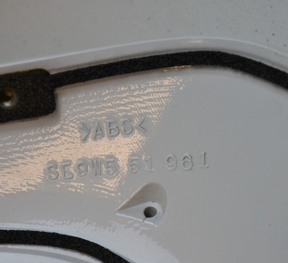 OEM Mazda Tribute Rear Wing Trunk Hatchback Liftgate Spoiler Classic White - Image 4 of 4