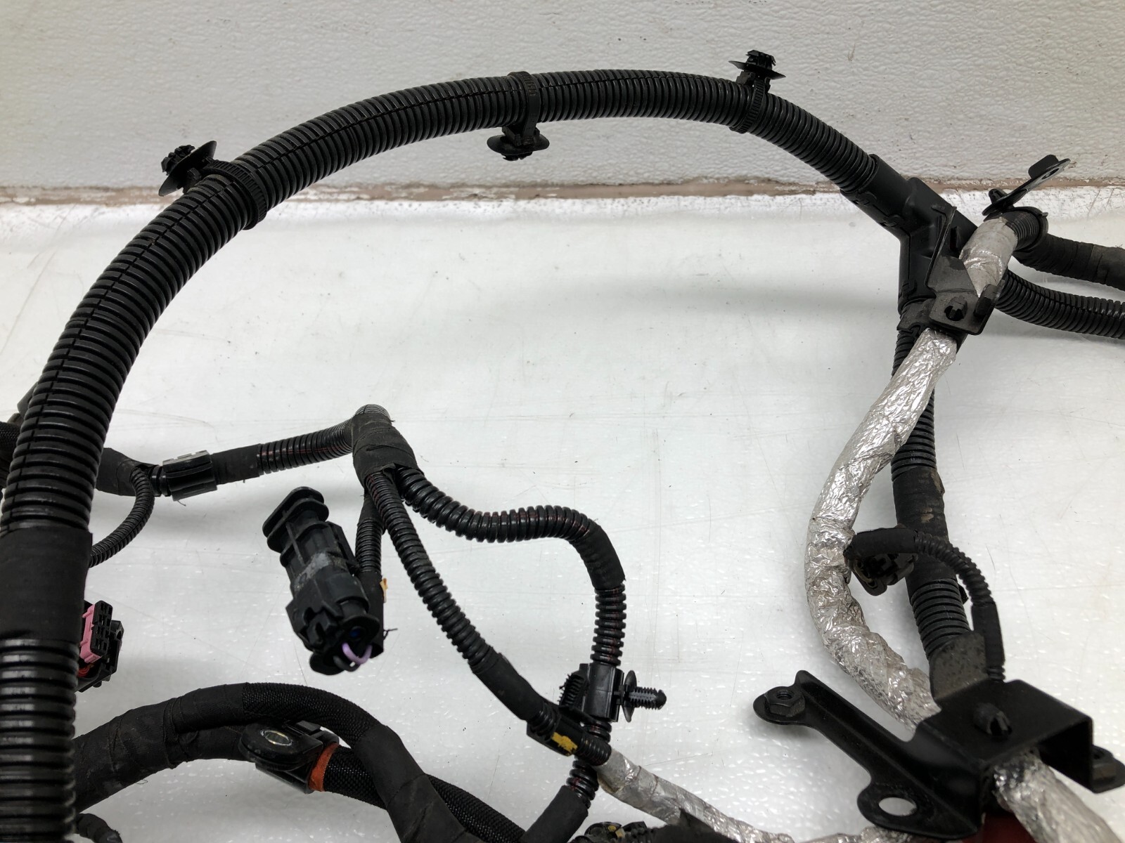 2017-2020 MASERATI LEVANTE 3.0L V6 ENGINE WIRING HARNESS OEM.