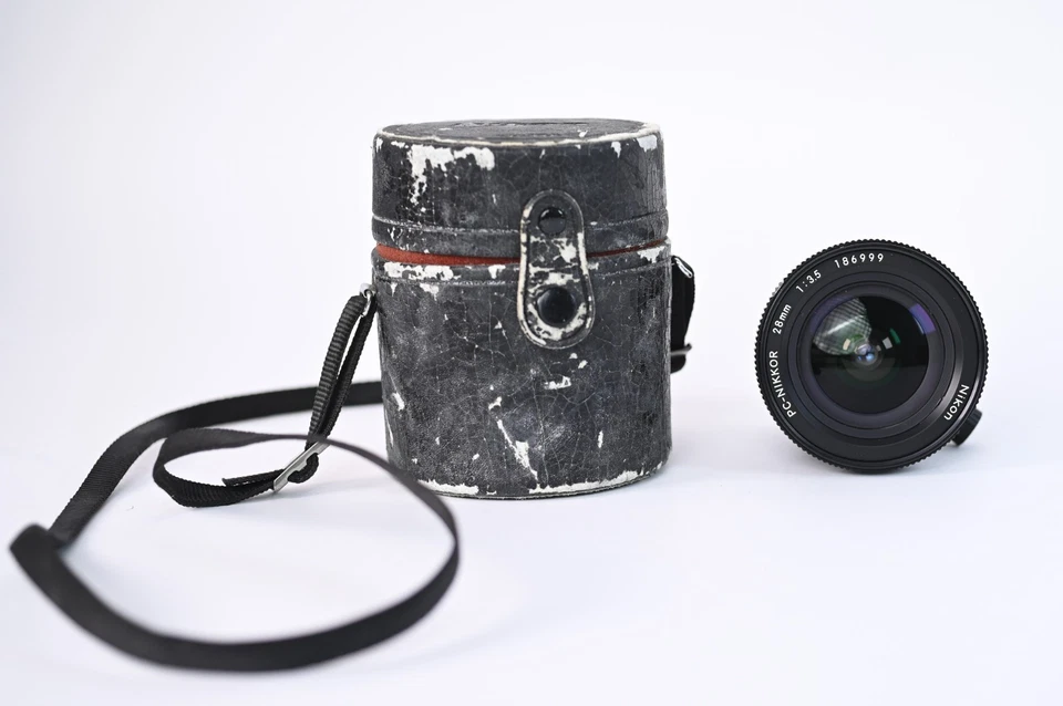 Nikon PC-Nikkor 28mm f/3.5 Shift Lens (F-mount) w/ Case – Clean Optics – SN 1869 - Image 2 of 4