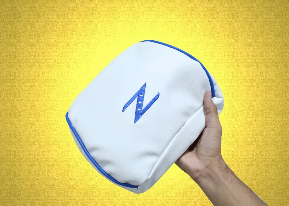 FUNDAS DE ASIENTO DEPORTIVAS DE CUERO SINTÉTICO AZUL Y BLANCO APTAS PARA NISSAN 350Z 2003-2008 Foto 3 de 4