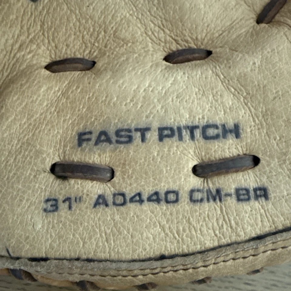 Guante de softbol lanzamiento rápido Wilson A440 A0440 CM-BR beige derecho 31" roto Foto 3 de 4