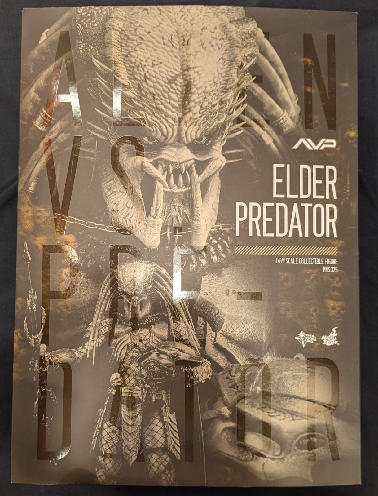 Hot Toys MMS325, Elder Predator Poseable Figure Alien vs Predator