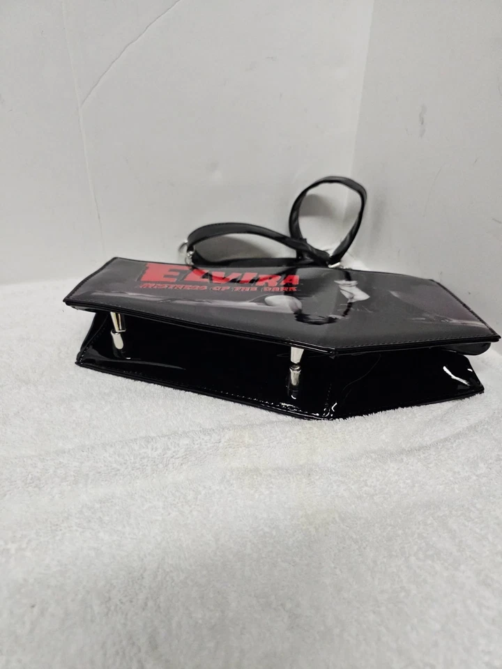 Bolso de hombro Kreepsville 666 Elvira negro charol calavera Kisslock ataúd Foto 2 de 4