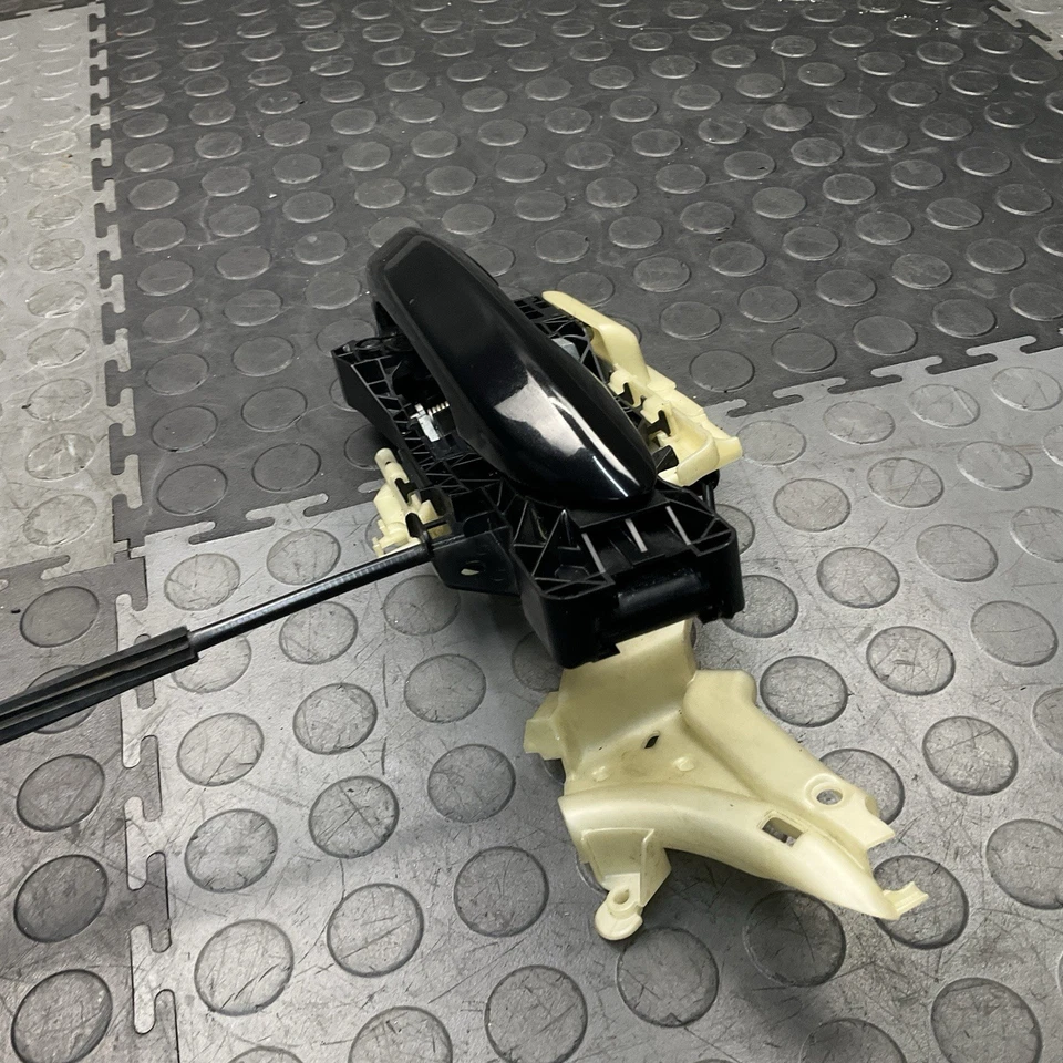 Volkswagen CC 2009-2017 manija de tirador de puerta exterior lado pasajero trasero derecho OEM Foto 3 de 4