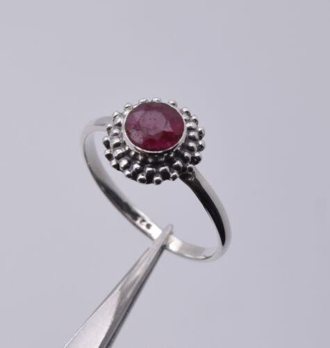 925 Solid Sterling Silver Faceted Simulated Ruby Ring-9 US B - Afbeelding 1 van 4
