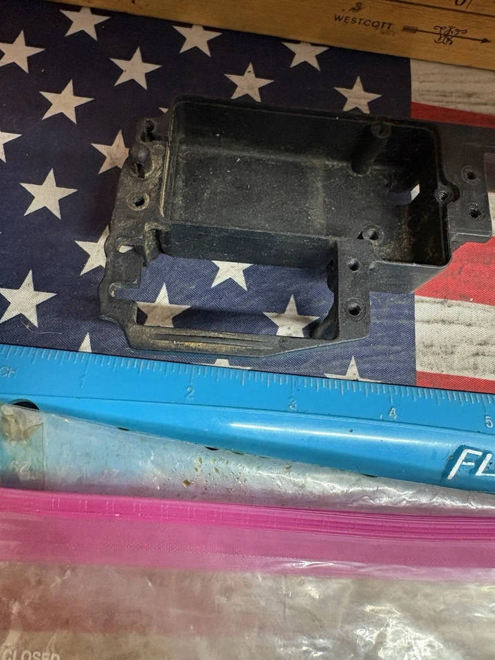 VINTAGE XTM RC CAR CHASSIS PARTS -PREOWNED- - Image 2 of 4