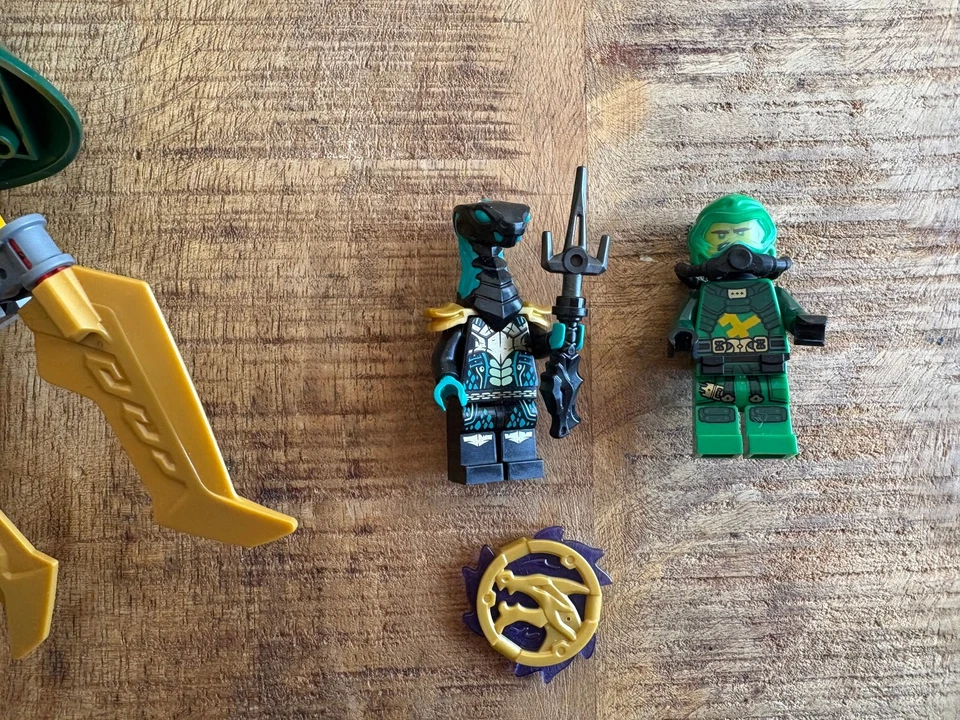 LEGO Ninjago 71750 Lloyd's Hydro Mech, photo 2 sur 5