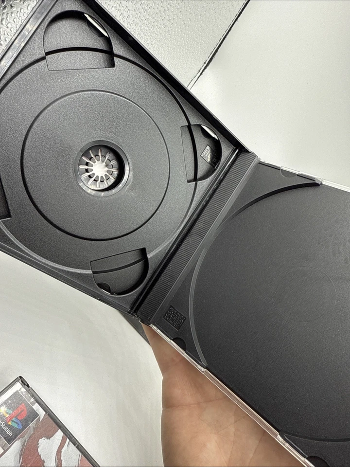 Metal Gear Solid Special Missions PS1 PAL FREE TRACKED PADDED POST RARE GEM - Image 4 of 4