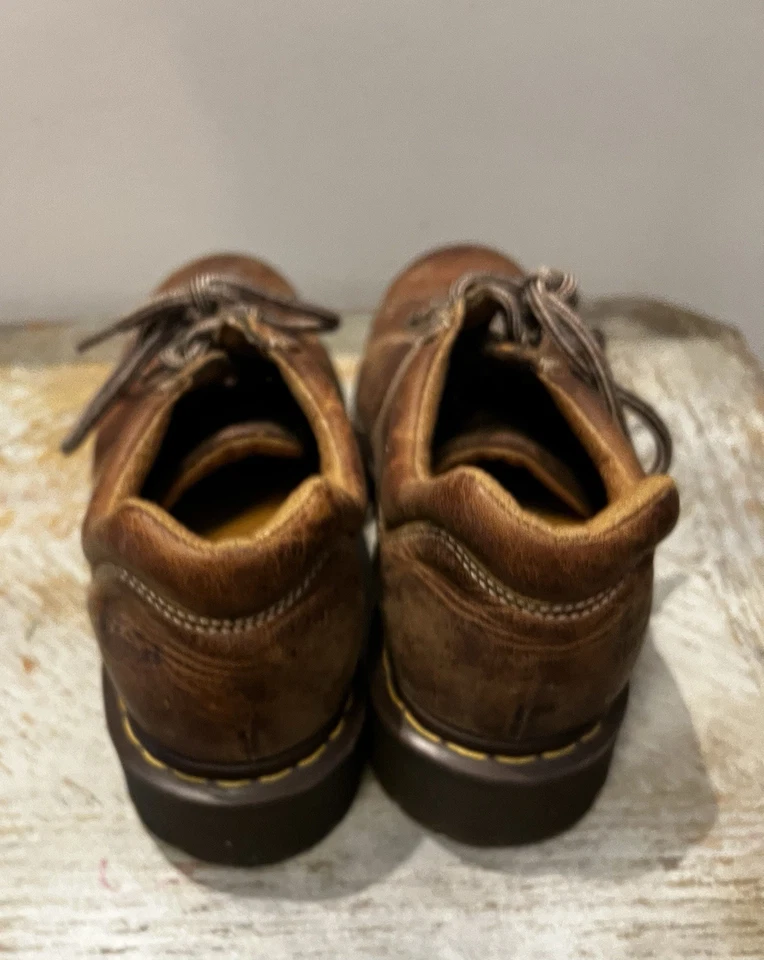 Zapatos con cordones bajos Dr. Martens años 90 de cuero marrón pardo 10940 para hombre talla 10 de colección Foto 4 de 4