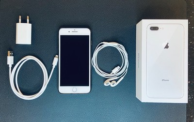 Apple iPhone 8 Plus 64GB - silber - sehr guter Zustand mit OVP und Zubehörpaket