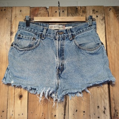 Levi s 550 Damen Jeansshorts W31 blau zerrissen abgeschnitten ausgefranster Saum Hotpants