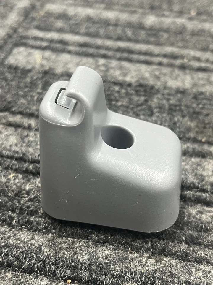 Suporte de clipe para quebra-sol Ford F-550 Super Duty 2008 - 2016 - Imagem 2 de 4