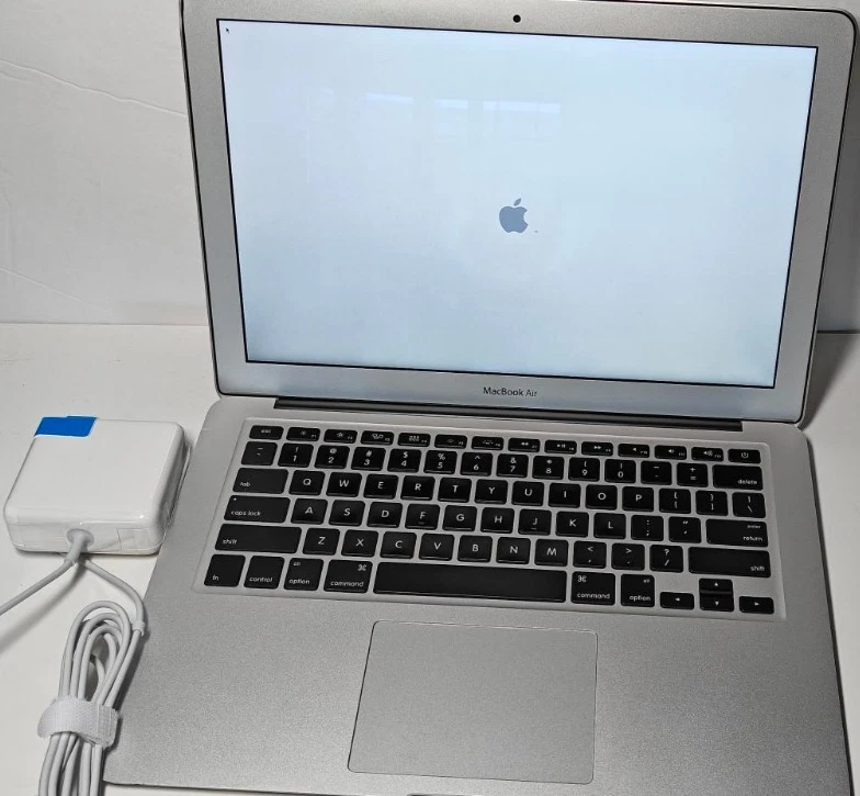 Apple MacBook Air 13" 2011 A1369 Intel Core i5 1.7GHz 4GB 128GB - Image 2 of 4