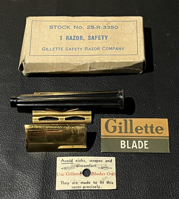 New Open Box US Army WWII Gillette Safety Razor 25-R-3350 Black Bakelite Handle
