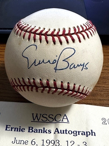 ERNIE BANKS SIGNED AUTOGRAPHED ONL BASEBALL! Cubs! HOF!